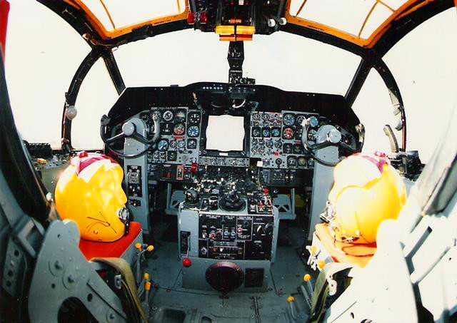 P-2V的驾驶室.jpg